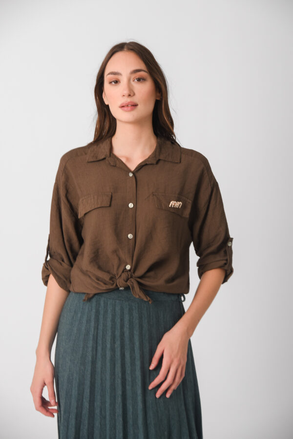 ΠΟΥΚΑΜΙΣΟ ΣΕ ΜΟΝΤΕΡΝΑ ΓΡΑΜΜΗ