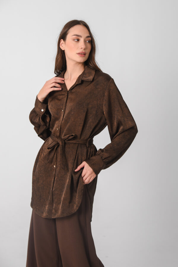 ΠΟΥΚΑΜΙΣΑ ΣΕ ΑΝΕΤΗ ΓΡΑΜΜΗ ΜΕ ΖΩΝΗ