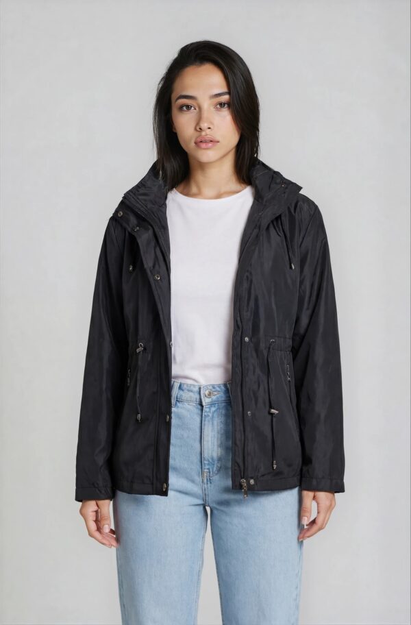 ΑΝΟΙΞΙΑΤΙΚΟ ΜΠΟΥΦΑΝ ΜΕ ΑΠΟΣΠΩΜΕΝΗ ΚΟΥΚΟΥΛΑ ΚΑΙ ΚΟΡΔΟΝΙ ΣΤΗΝ ΜΕΣΗ